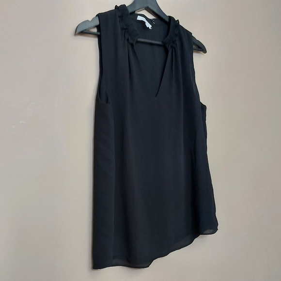 Naked Zebra v neck sleeveless blouse with ruffle detail at the neckline medium - Picture 2 of 7